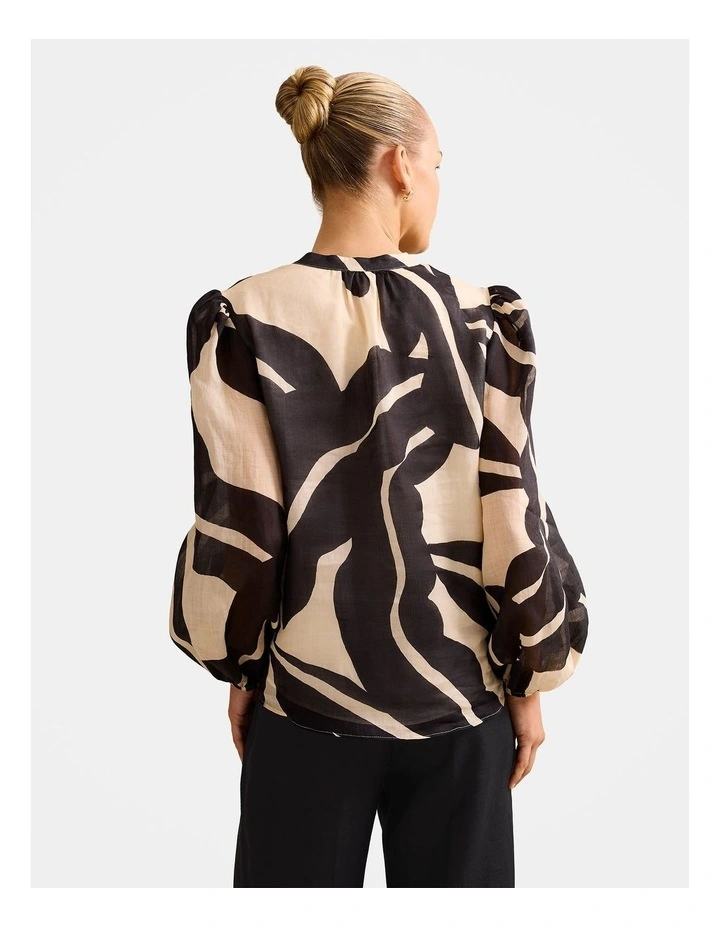 Romina Long Sleeves Blouse in Black image 2