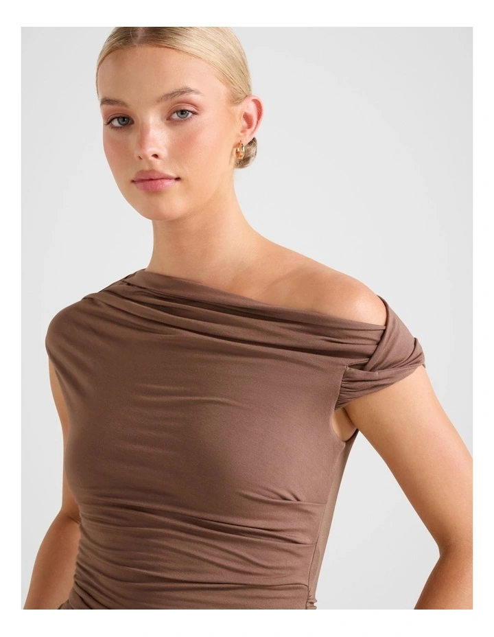 Rylee Tipped Shoulder Top in Brown image 4