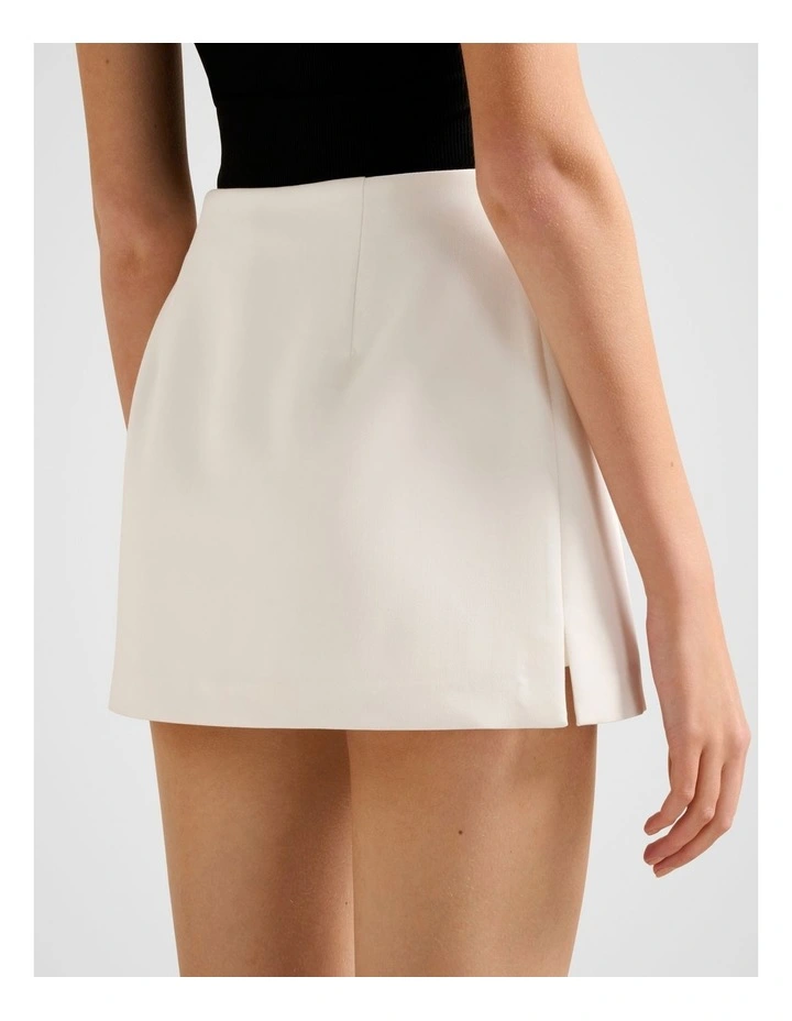 Zahlia Mini Skorts in White image 2