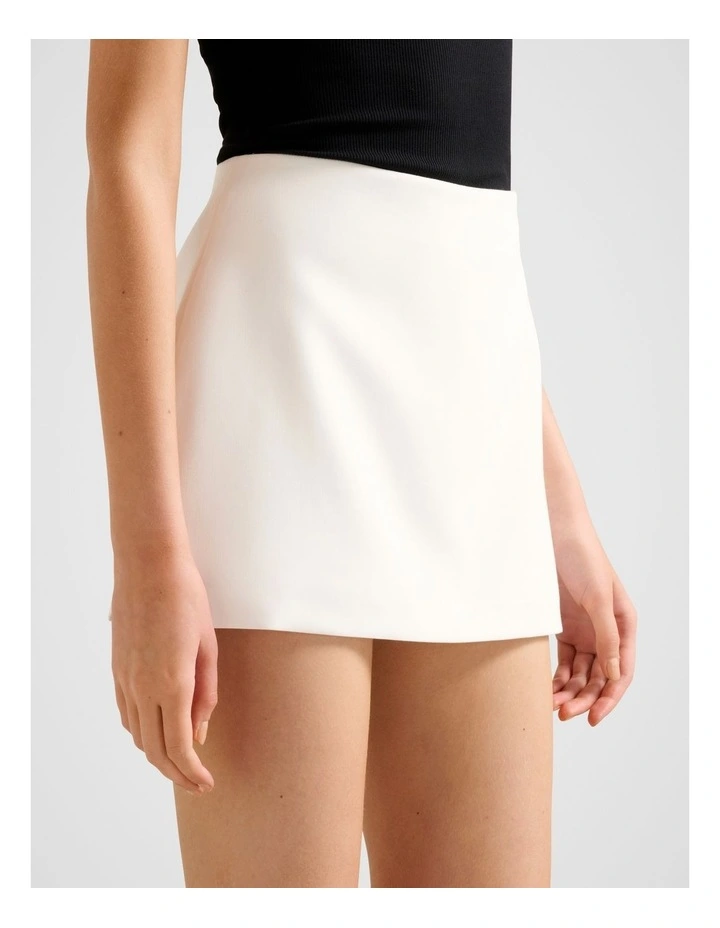 Zahlia Mini Skorts in White image 3