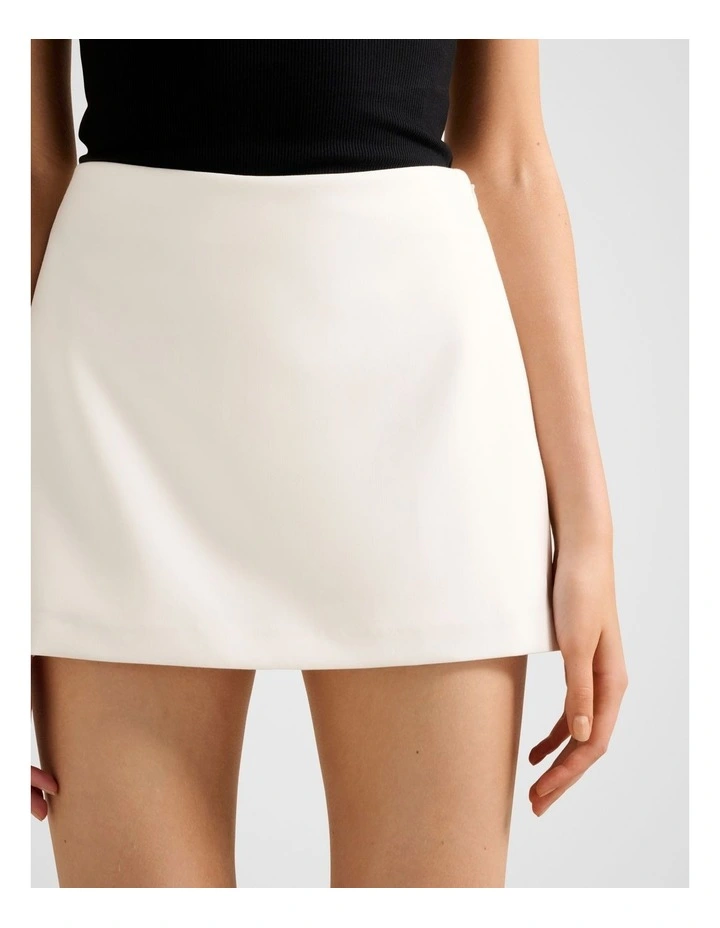 Zahlia Mini Skorts in White image 4