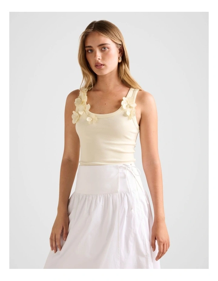 Pia Applique Scoop Neck Tank Top in Yellow image 3