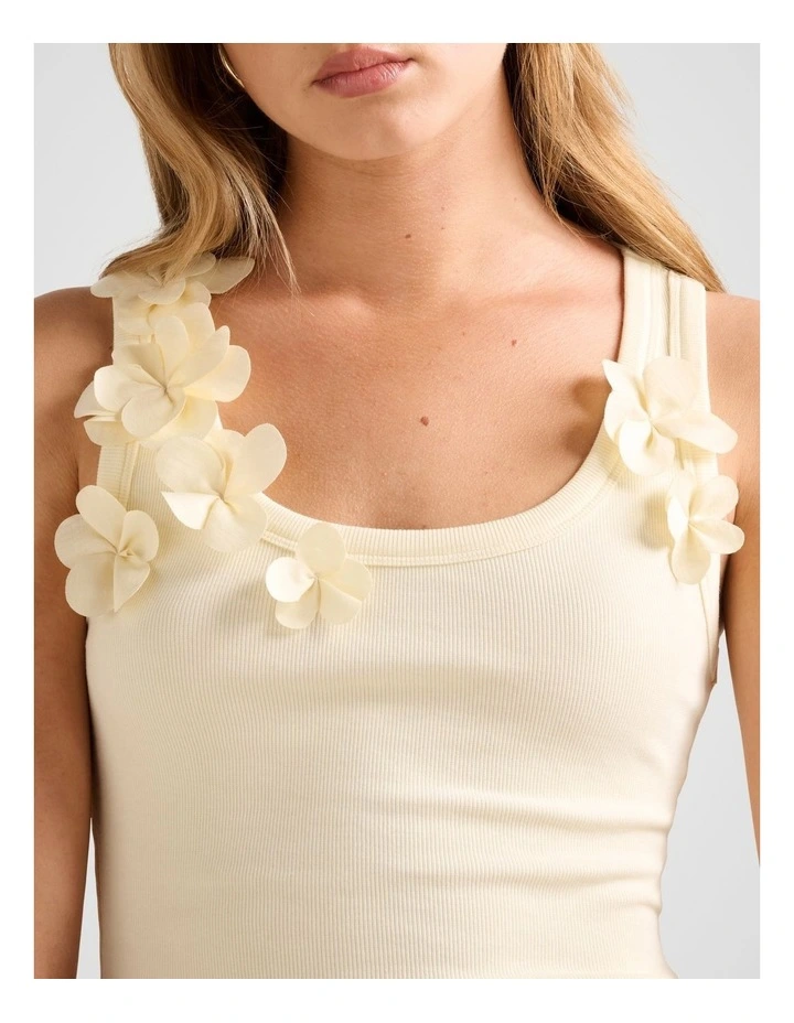 Pia Applique Scoop Neck Tank Top in Yellow image 4