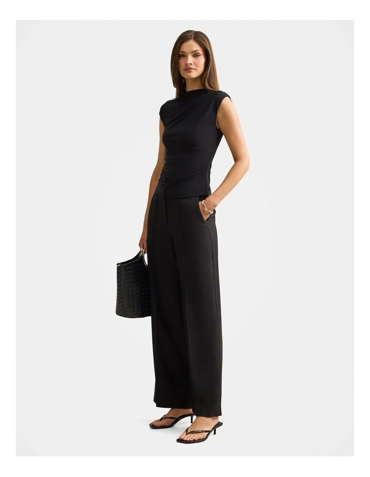 Logan Asymmetrical Shoulder Top in Black image 5