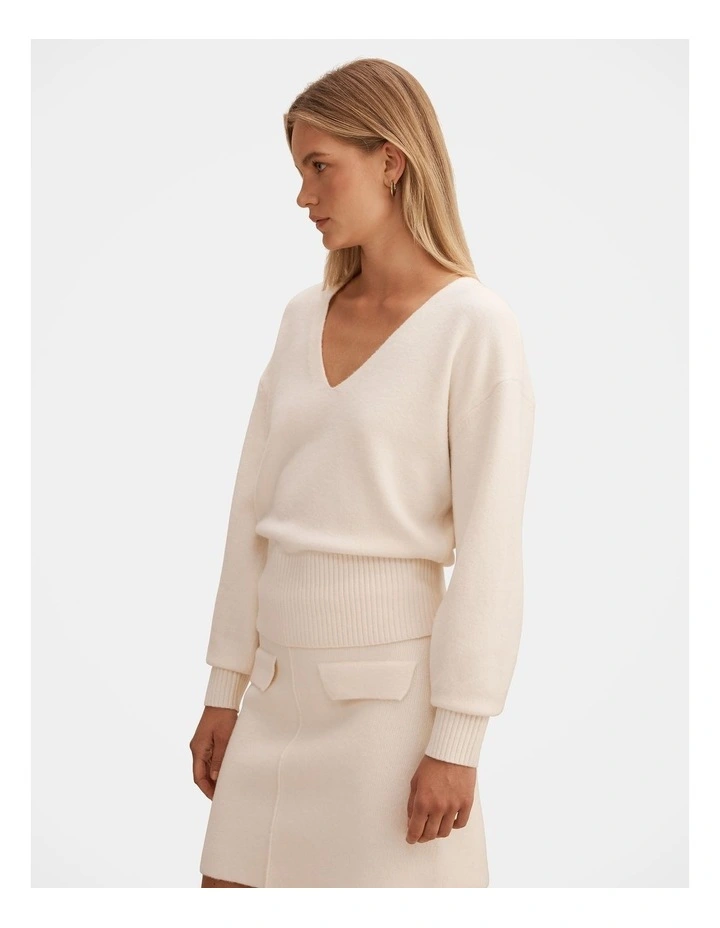 Eloise V Neck Jumper in Cream image 3