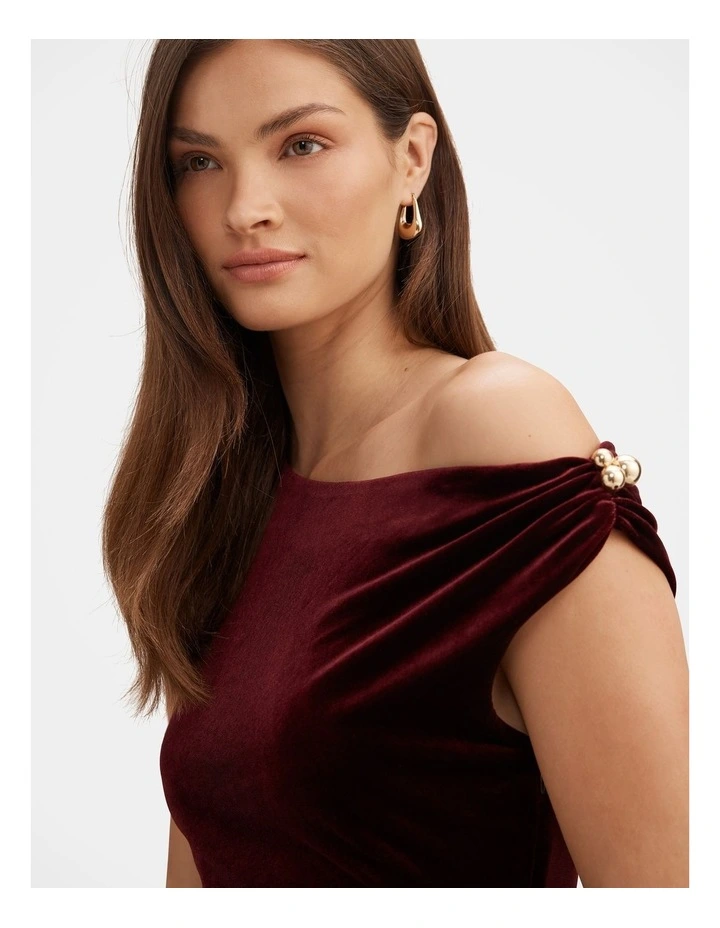 Winslet Off Shoulder Velvet Gown in Red image 4