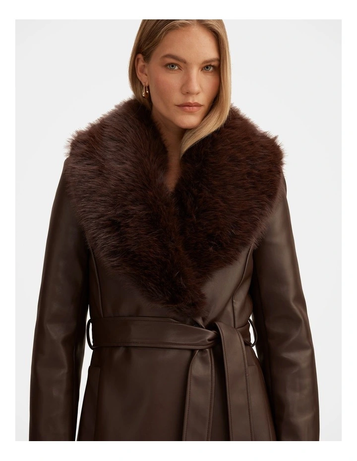 Faith Faux Fur Collar Trench Coat in Chocolate image 4