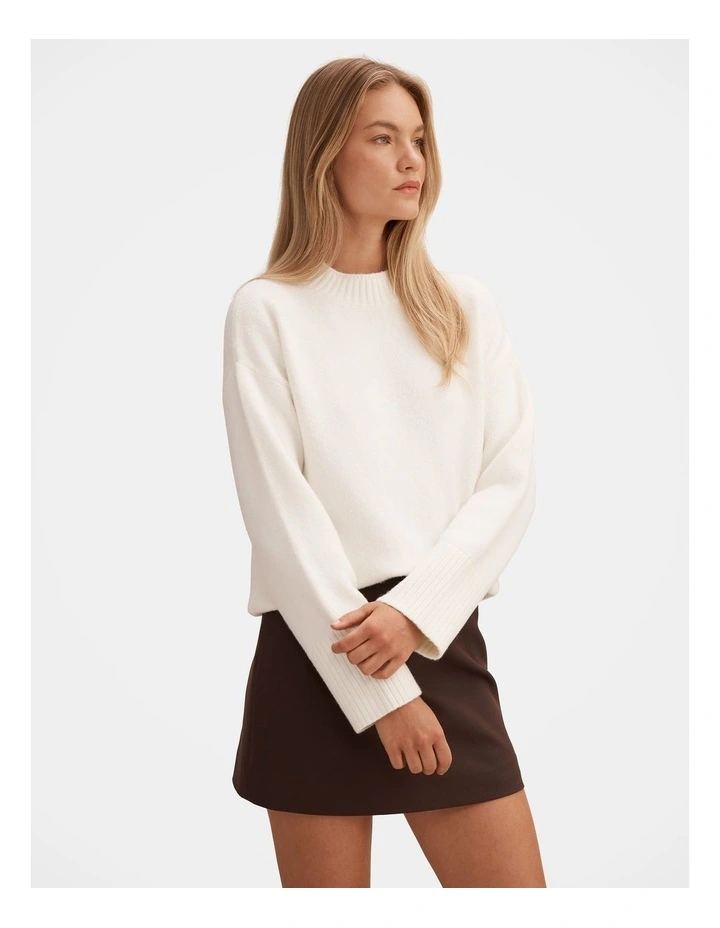 Kerrie Relaxed Jumper in Cream image 3