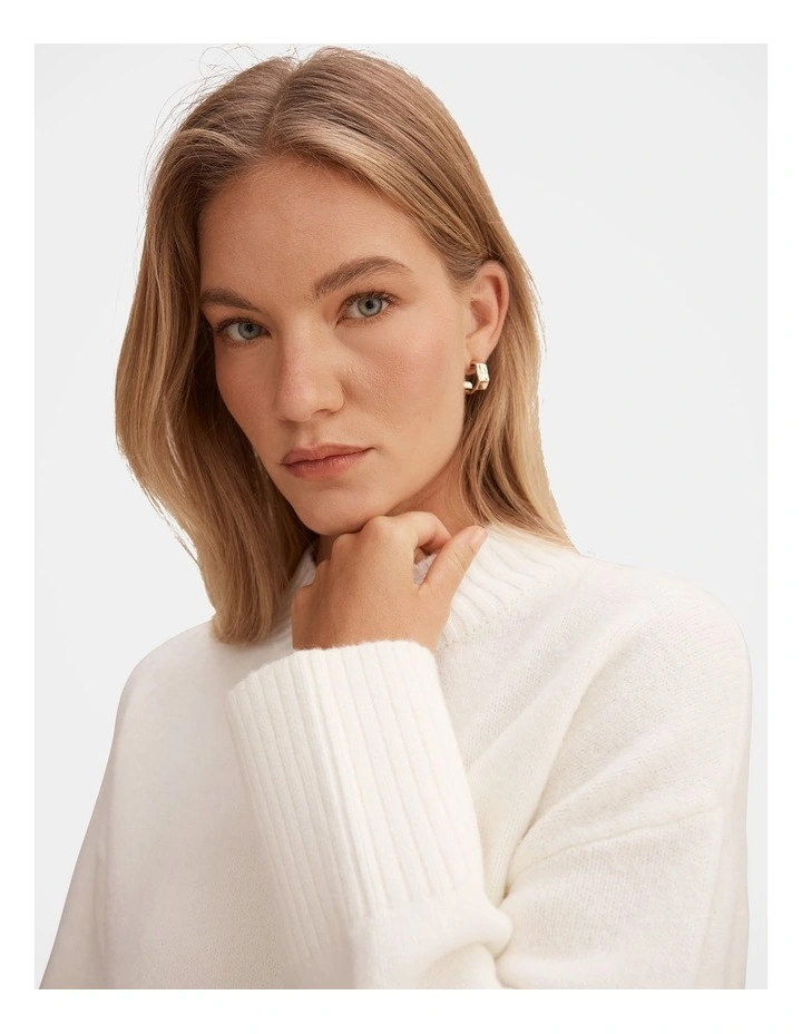 Kerrie Relaxed Jumper in Cream image 4