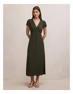 Ardelia Flutter Sleeves Midi Dress in Green