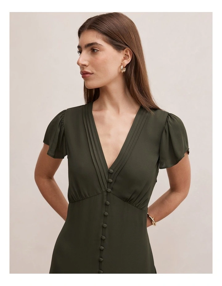 Ardelia Flutter Sleeves Midi Dress in Green image 4