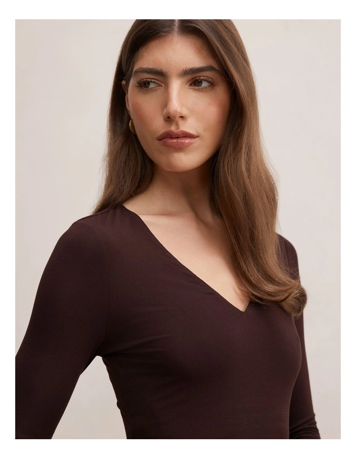 Tia V-Neck 3/4 Sleeves Top in Brown image 4