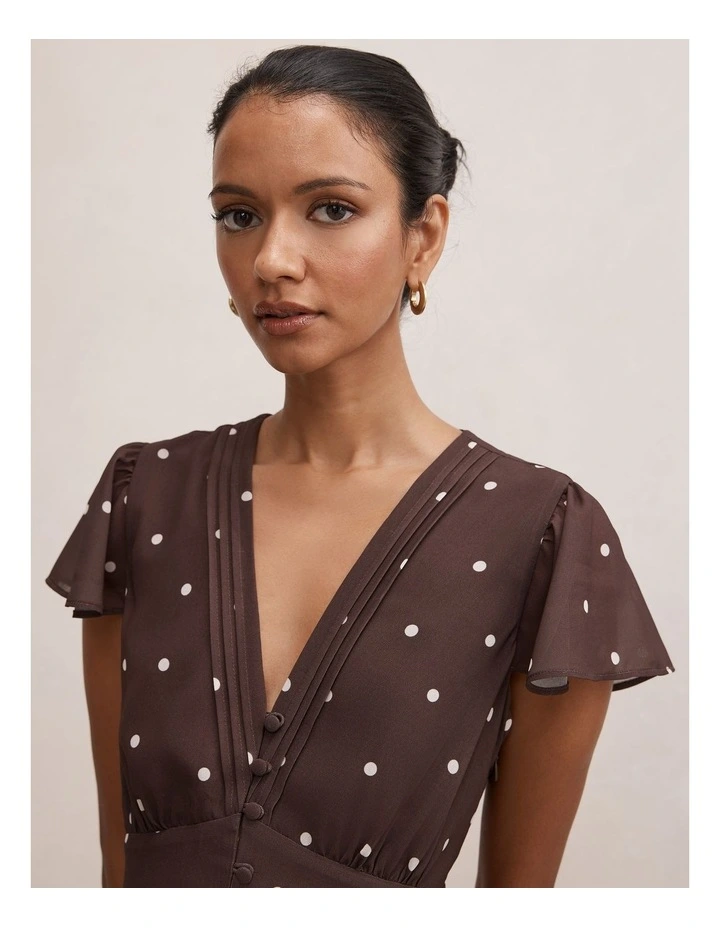 Ardelia Flutter Sleeves Midi Dress in Brown image 4
