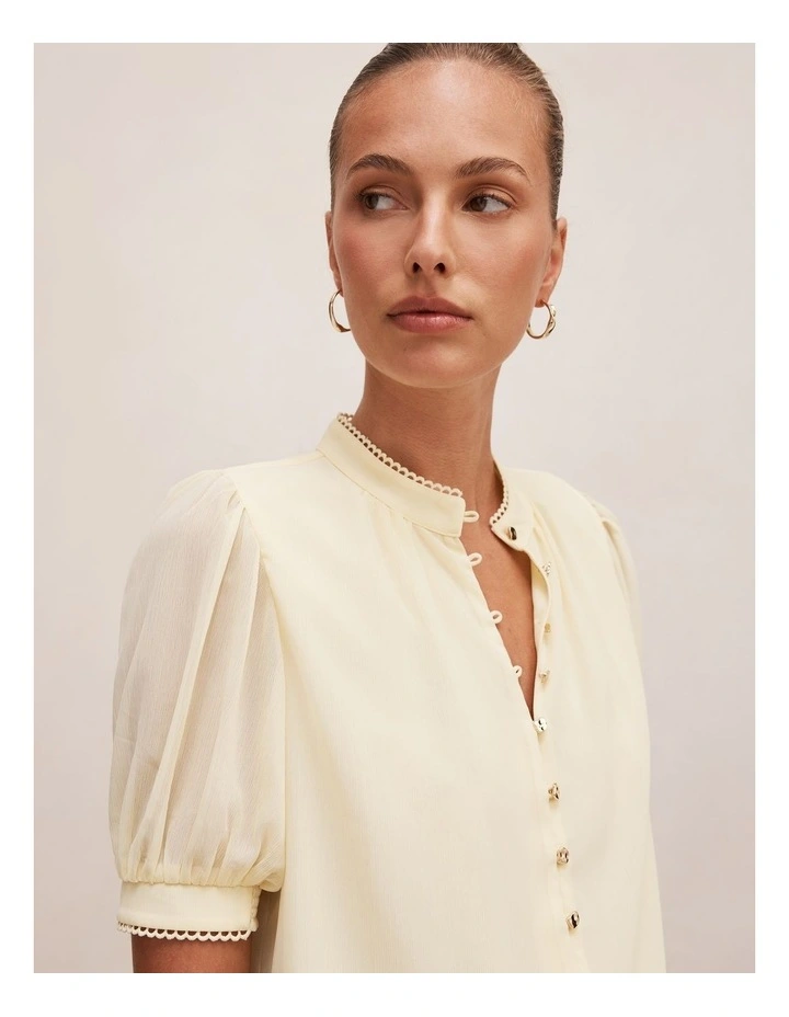 Leighton Short Sleeves Blouse in Cream image 4