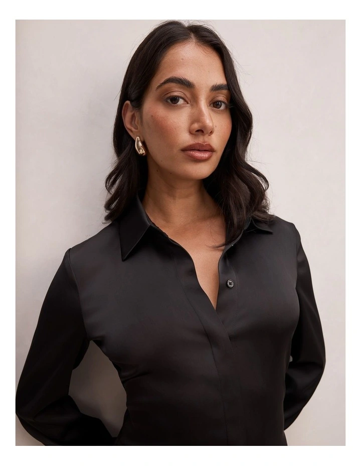 Gigi Fitted Cuffed Shirt in Black image 4
