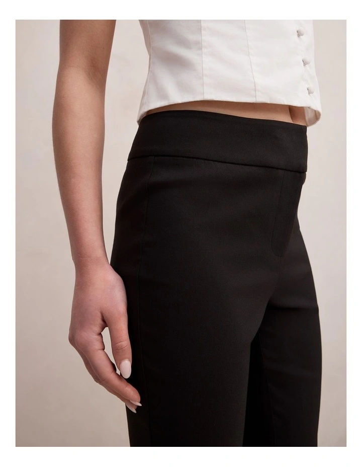 Alex Knee Length Capri Pants in Black image 4