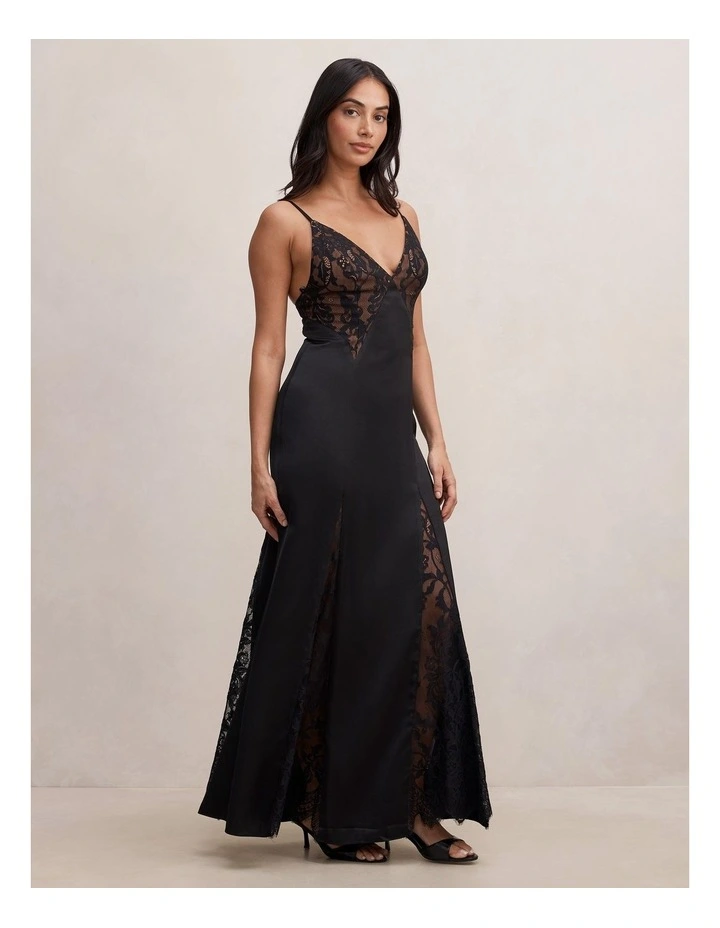 Salome V-Neck Lace Maxi Dress in Black image 3