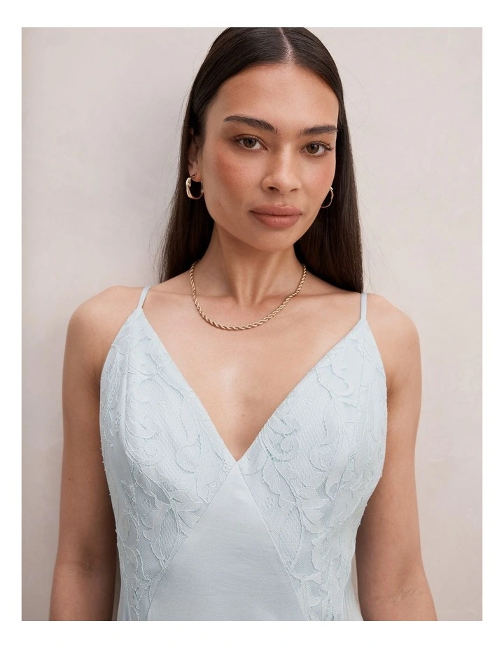 Salome V-Neck Lace Maxi Dress in Blue image 4