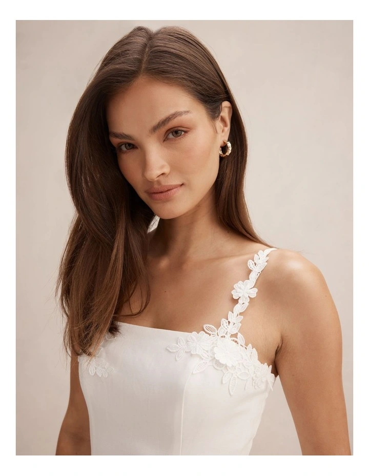 Rosie Flower Applique Midi Dress in White image 4