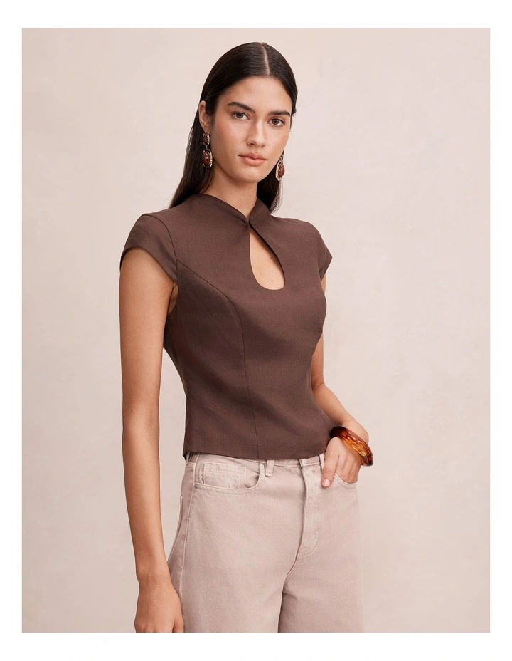 Ayla Keyhole Linen Top in Chocolate image 3