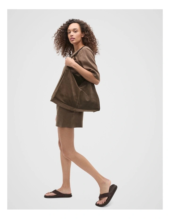 Linen Pleat Short in Pinecone image 3