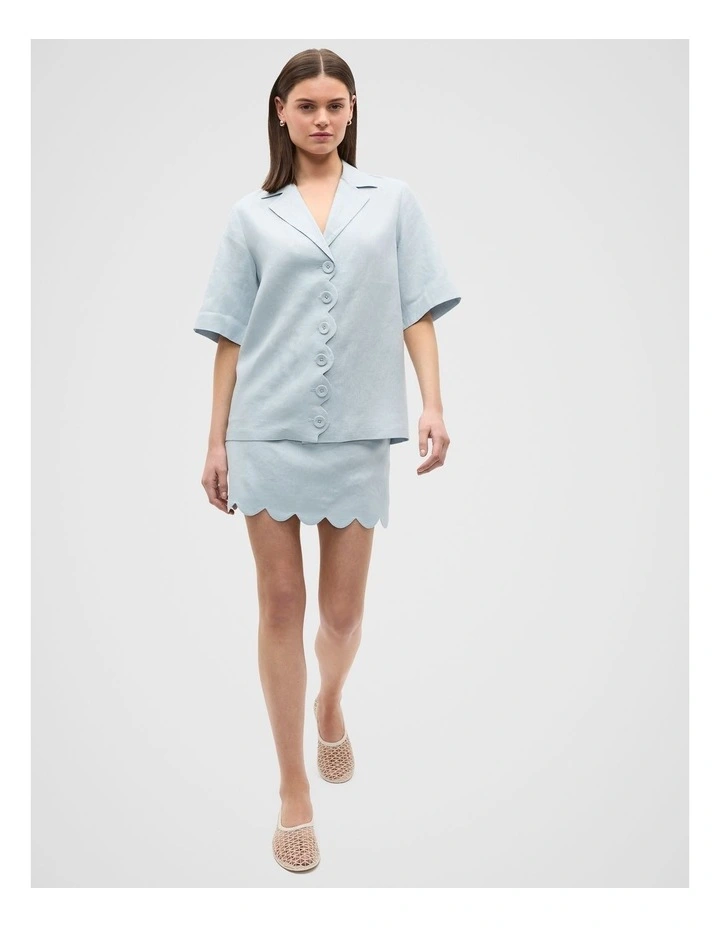 Linen Scallop Shirt in Bluebell image 3
