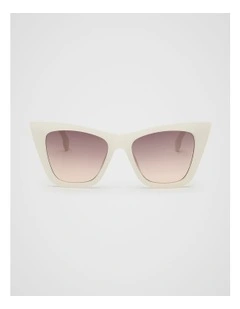 Paola Designer Catseye Sunglasses in Cream