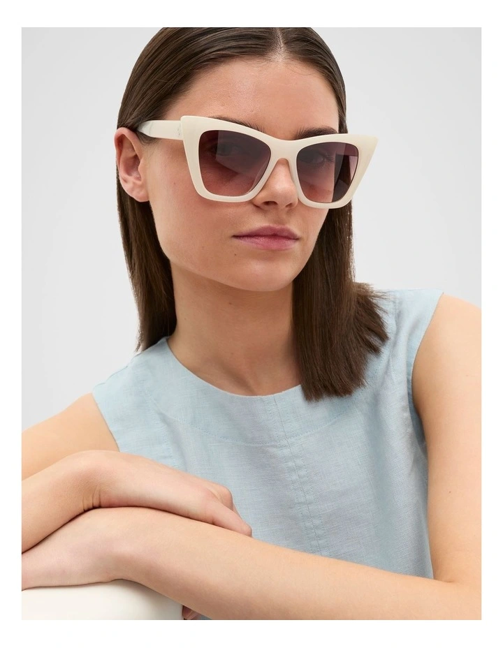 Paola Designer Catseye Sunglasses in Cream image 2