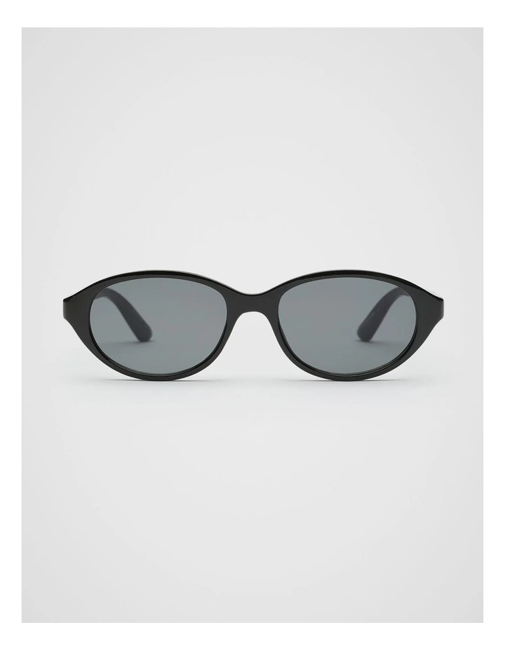 Pippa Round Sunglasses in Black image 1