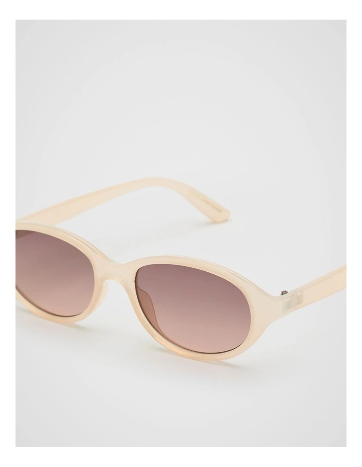Pippa Round Sunglasses in Tofu image 3