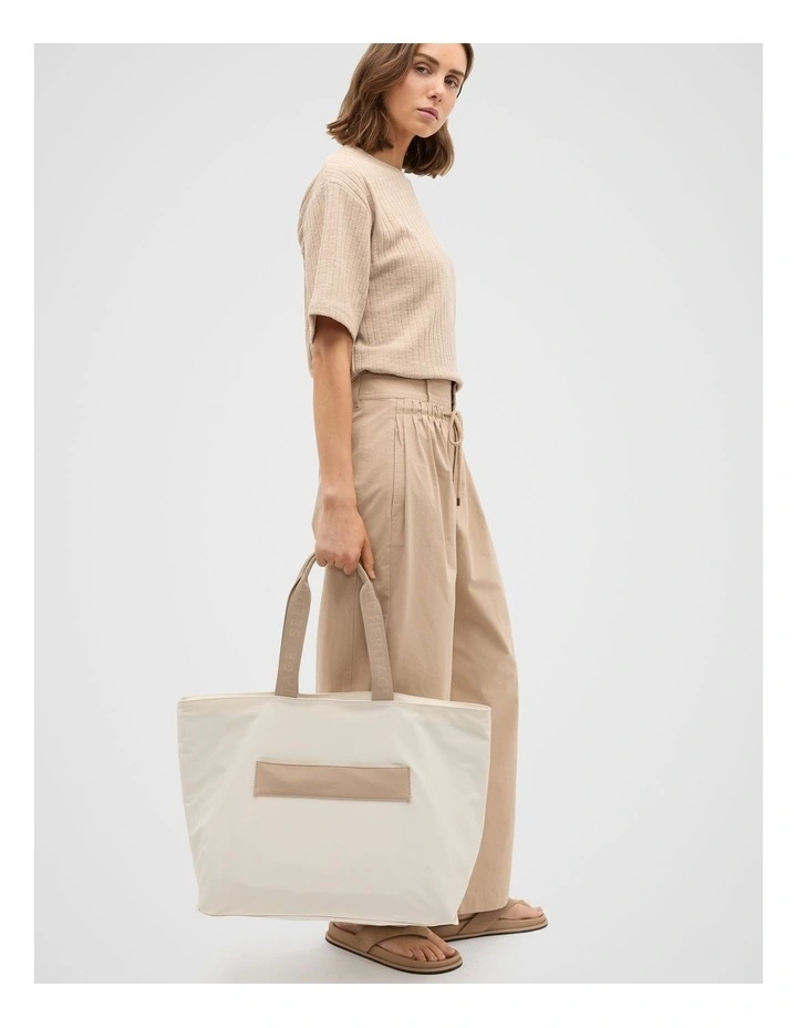 Daily Tote in Iced Latte image 2