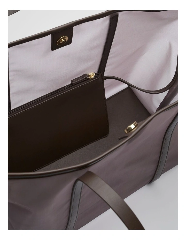 Mesh Tote in Chocolate image 4