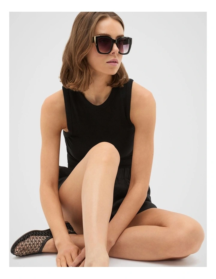 Cynthia Oversized Sunglasses in Black image 2