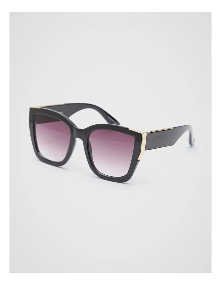 Cynthia Oversized Sunglasses in Black image 3
