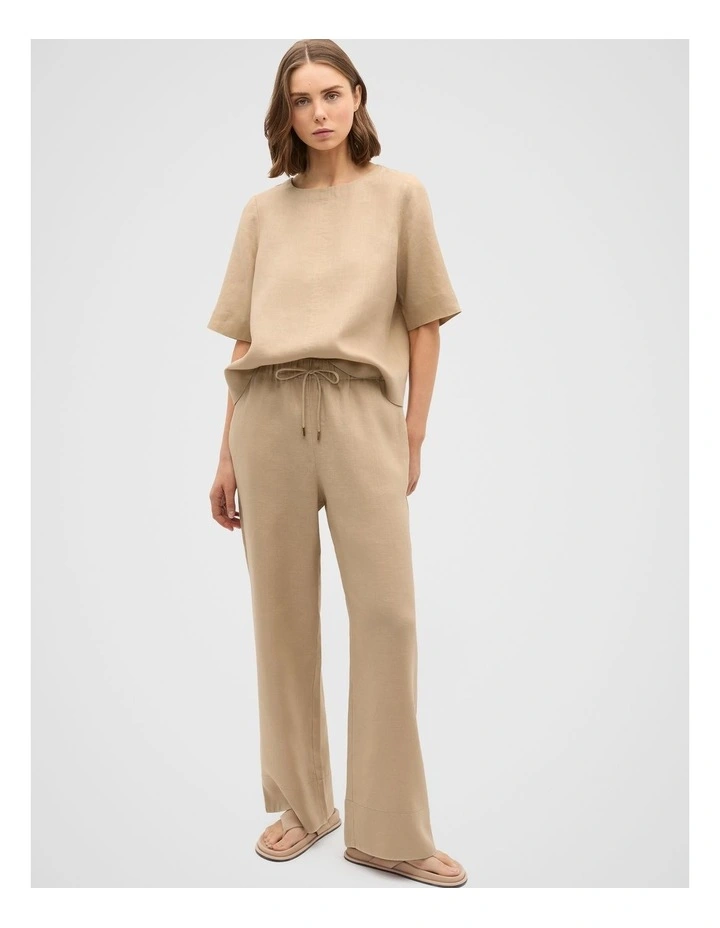 Core Linen Tee in Iced Latte image 7