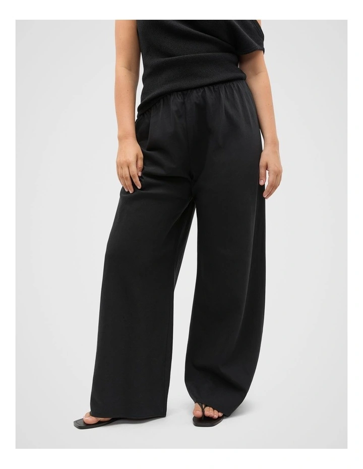 Gathered Waist Pant in Black image 5