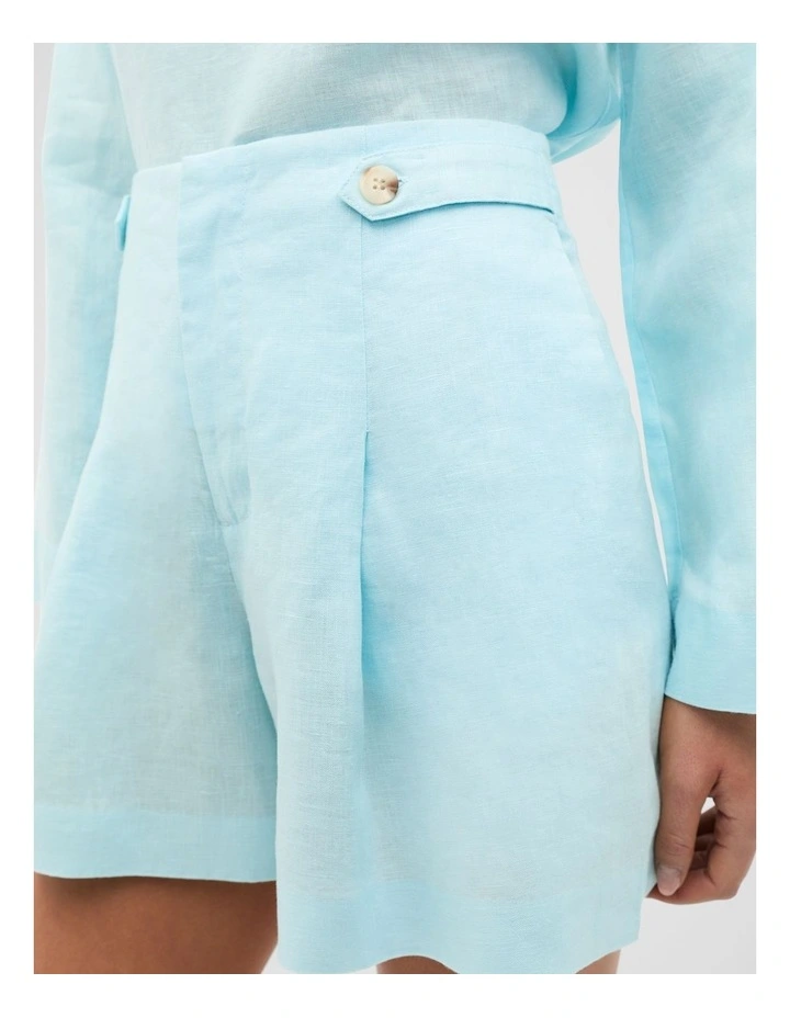 Linen Button Tab Short in Skyway image 4