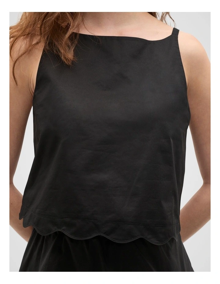 Poplin Scallop Top in Black image 4