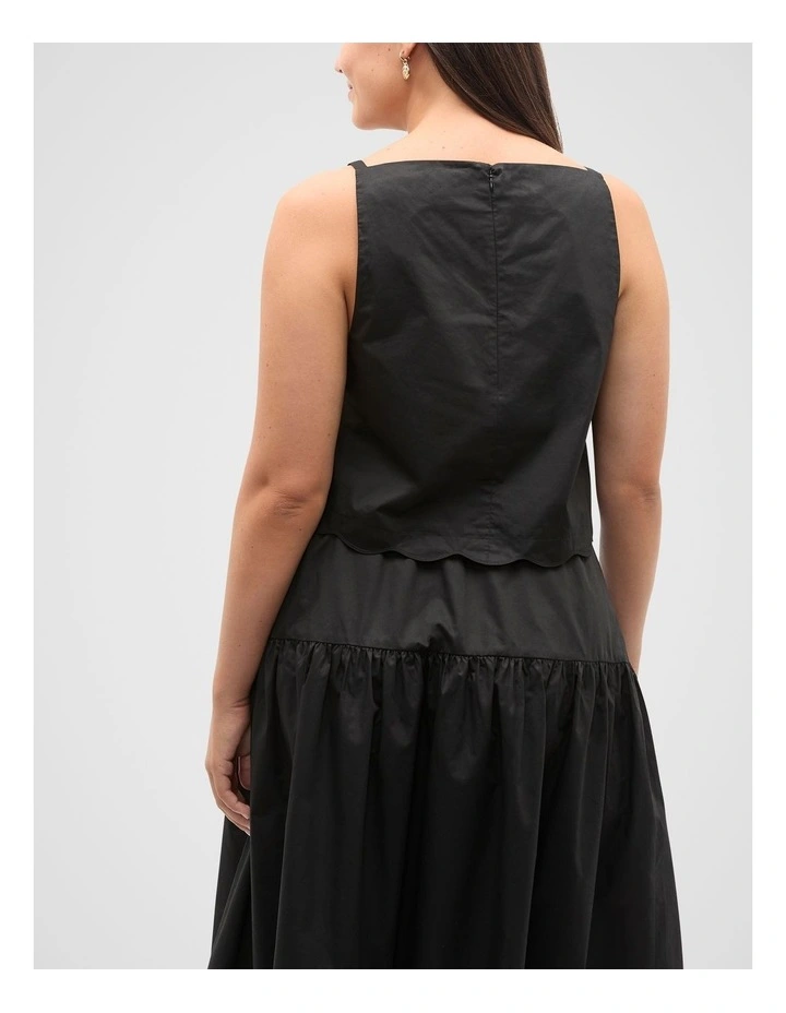 Poplin Scallop Top in Black image 7