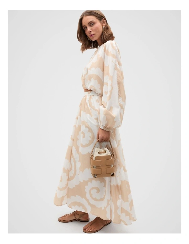Woven Bucket Bag in Caramel image 2