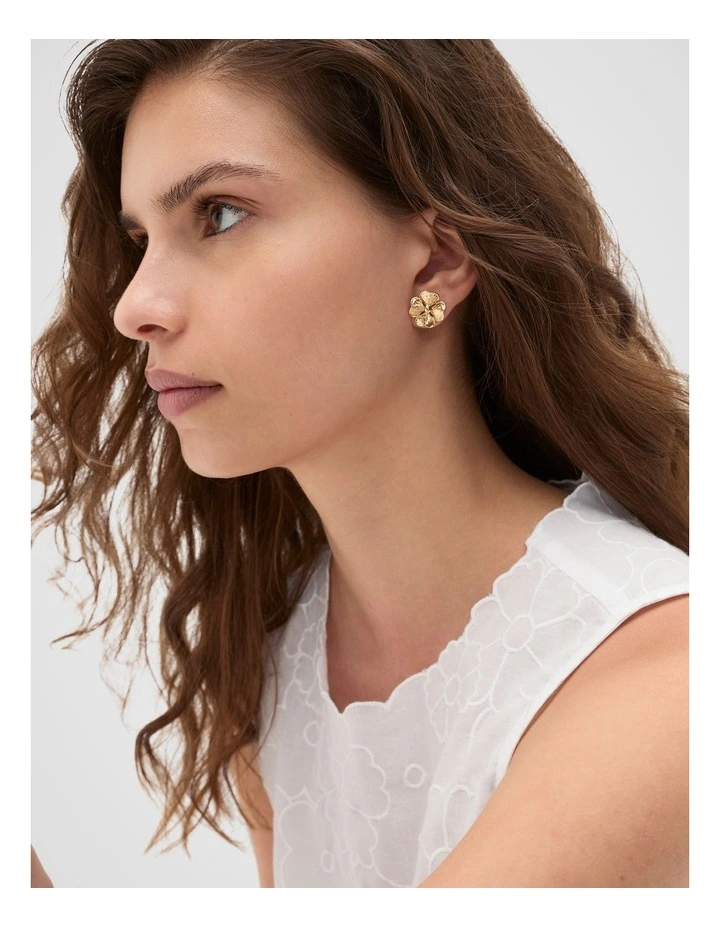 Bloom Stud Earring in Gold image 2
