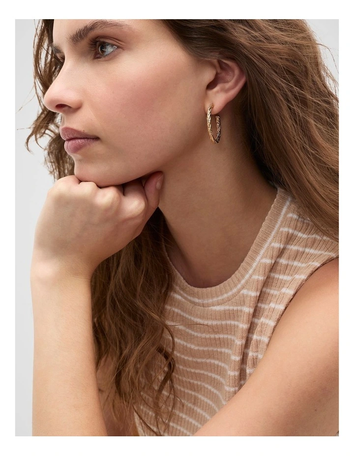 Rope Hoop in Gold image 2