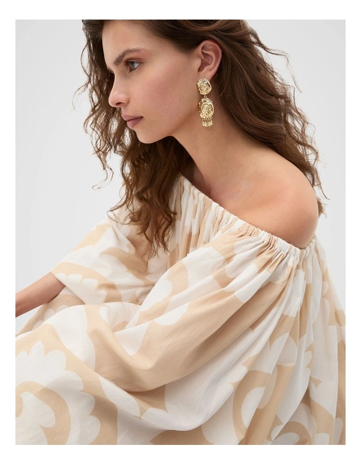 Shell Dangle Earring in Gold image 2