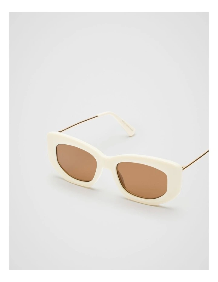 Aimee Sunglasses in Cream image 3
