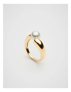 Pearly Ring in Gold