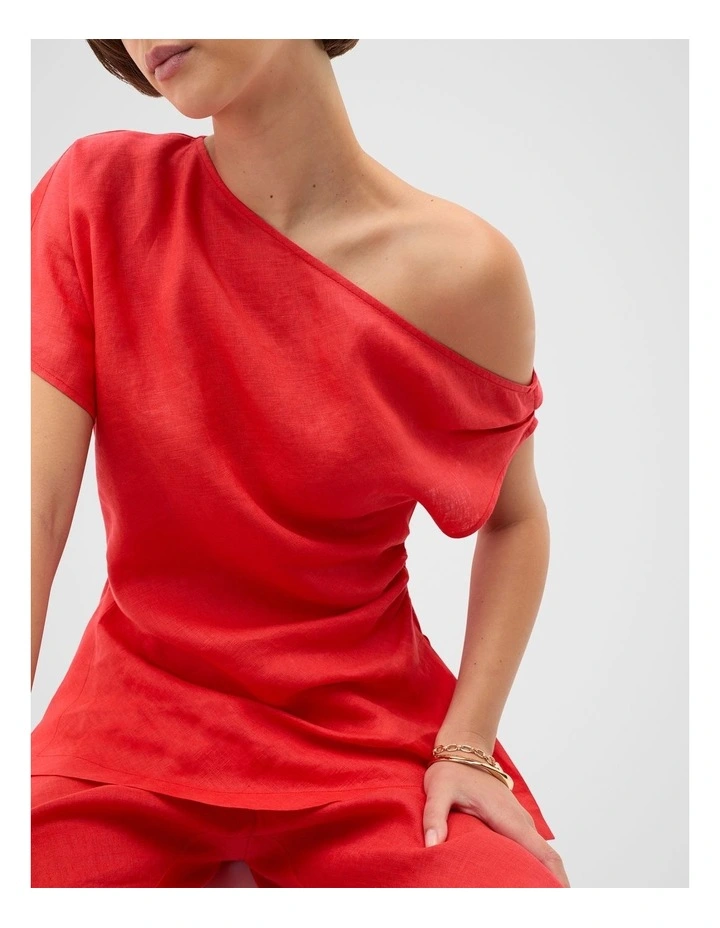 Linen Draped Split Hem Top in Red image 3