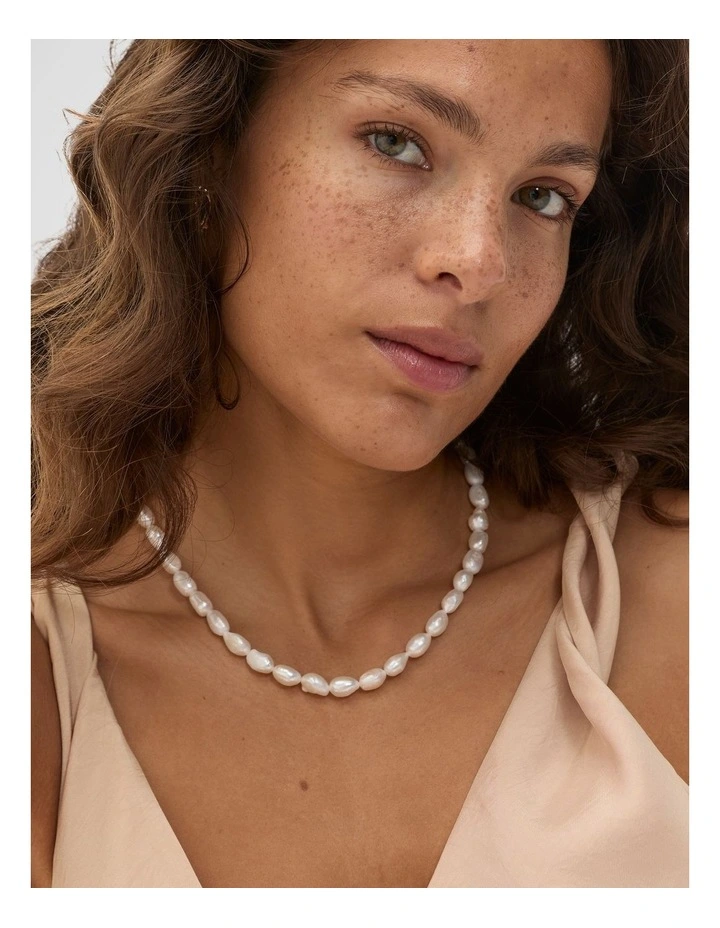 Pearl Necklace in White image 2