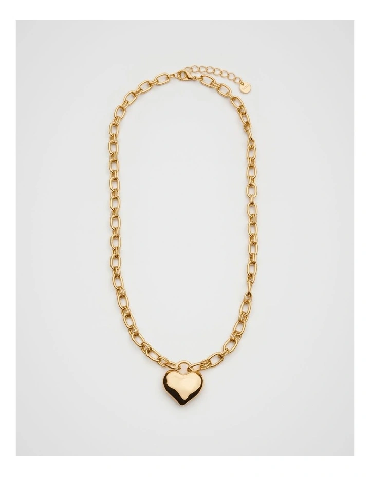 Heart Pendant Necklace in Gold image 3