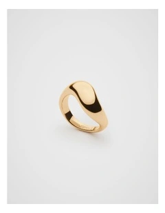 Curve Ring in Gold