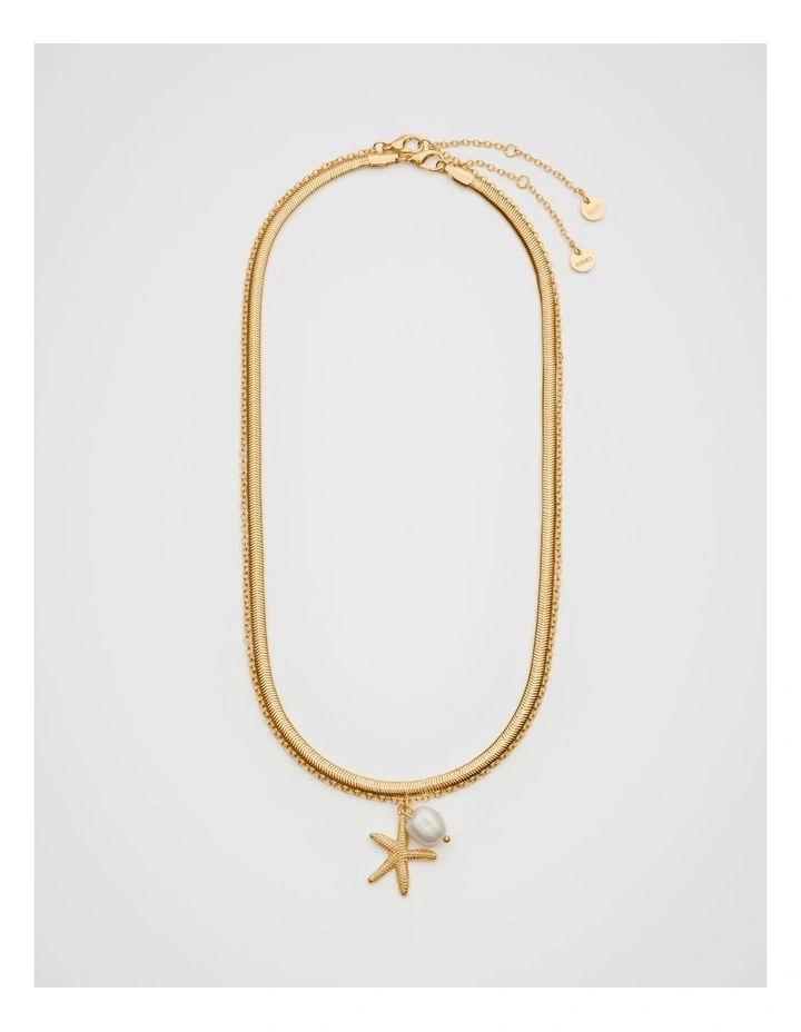 Starfish Pendant Necklace in Gold image 3